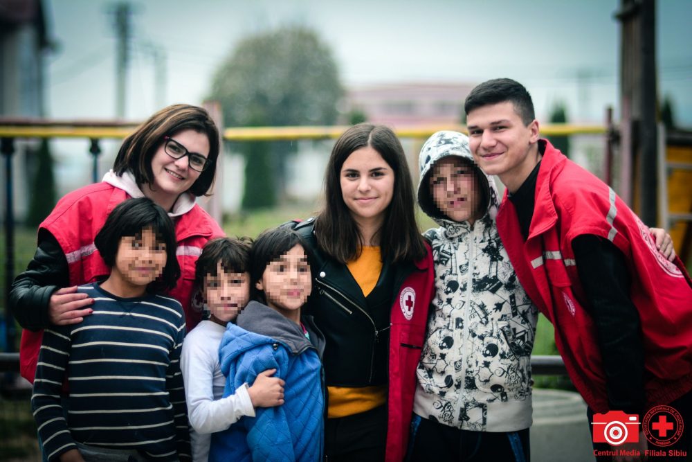 Copiii – în centrul unor proiecte sociale de la Crucea Roșie