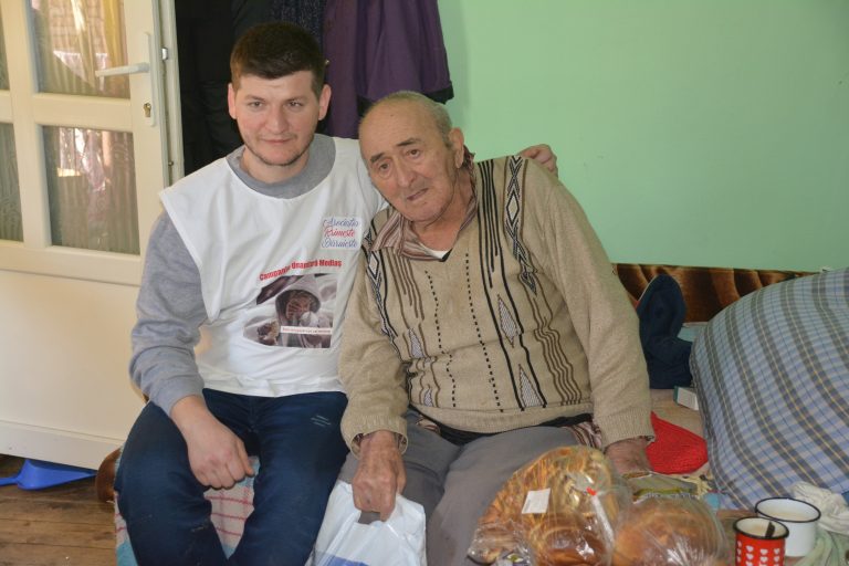Din suflet, alături de semeni: Începe campania “Îmbrățișează-i pe cei nevoiași”