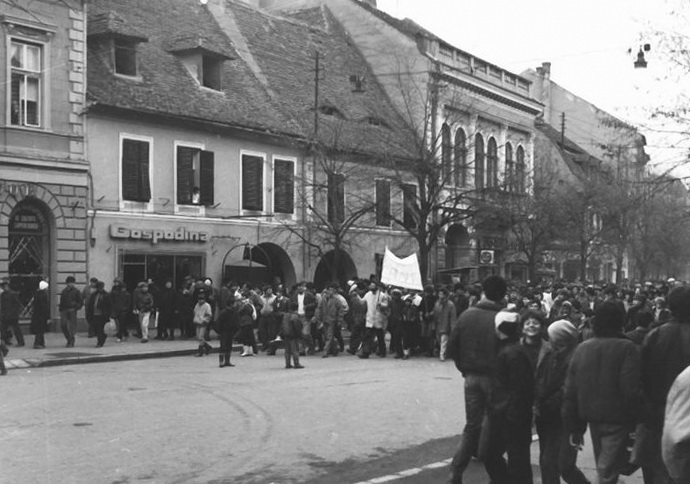 Expoziție „Cărți împușcate și elemente de istorie locală”, la Biblioteca ASTRA 