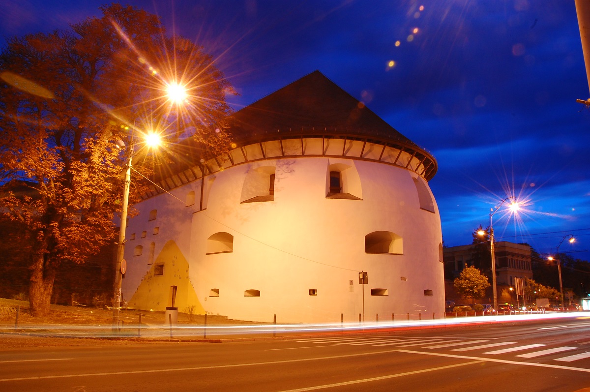 Moș Crăciun a lăsat sub bradul Filarmonicii de Stat Sibiu trei posturi libere