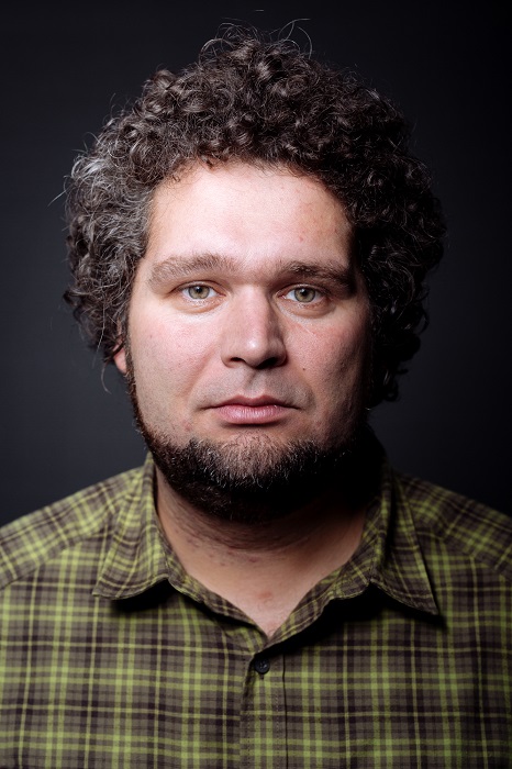 Weekendul vine cu o premieră, la TNRS. „Zeul carnagiului” se joacă vineri și sâmbătă