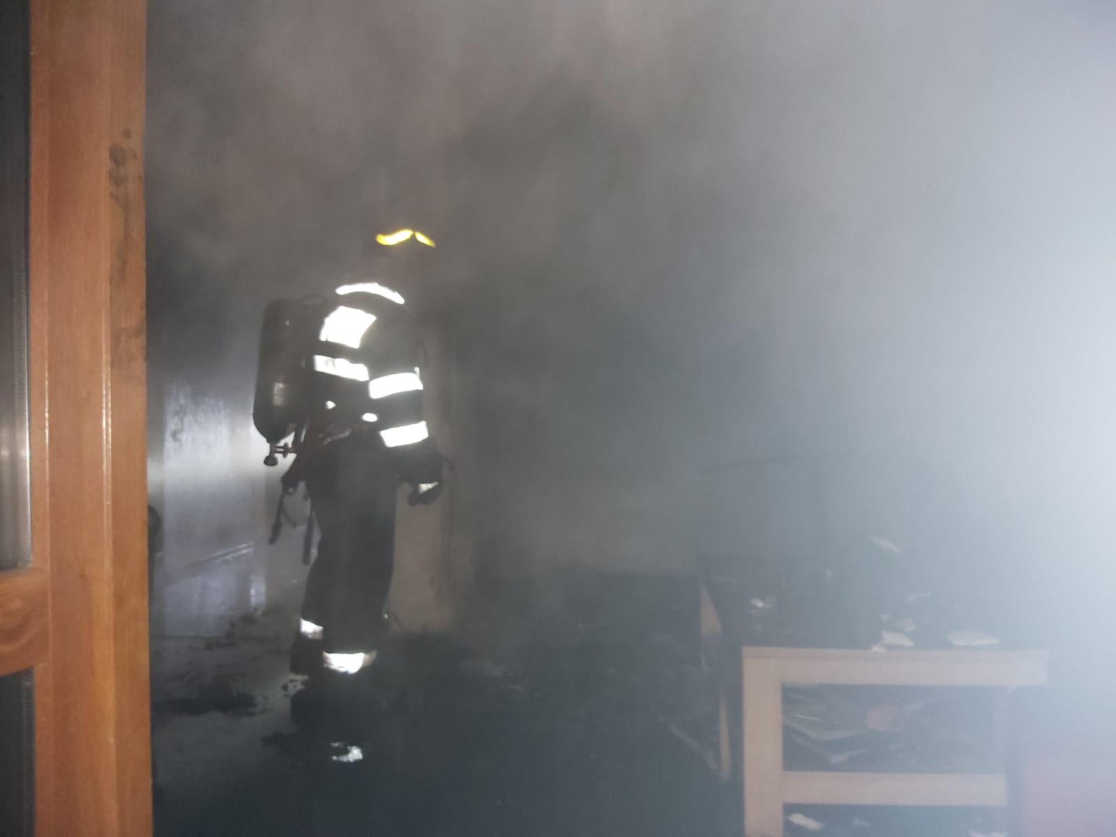 ULTIMA ORĂ: Doi bărbați intoxicați cu fum în urma unui incendiu în Sibiu