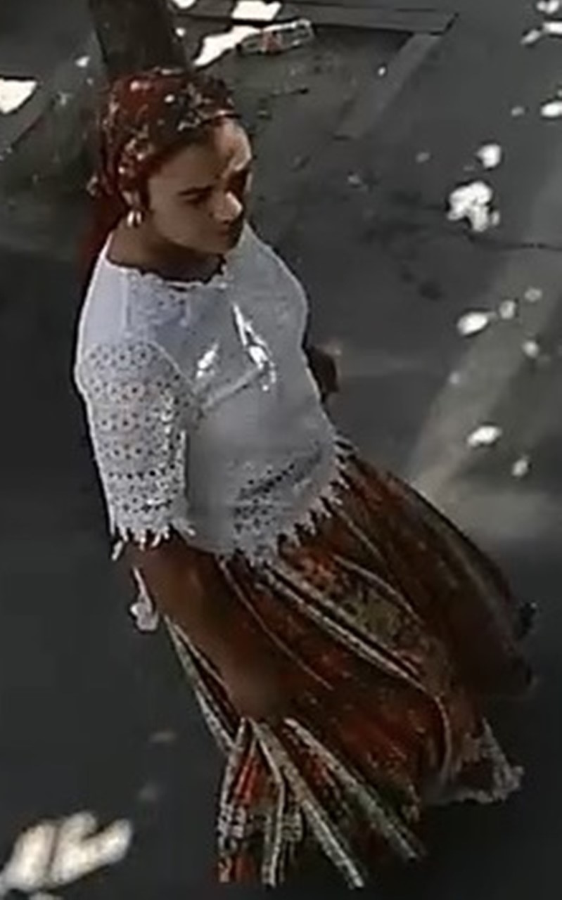 FOTO – Polițiștii caută o femeie care a ridicat banii altei persoane de la un ATM din Sibiu