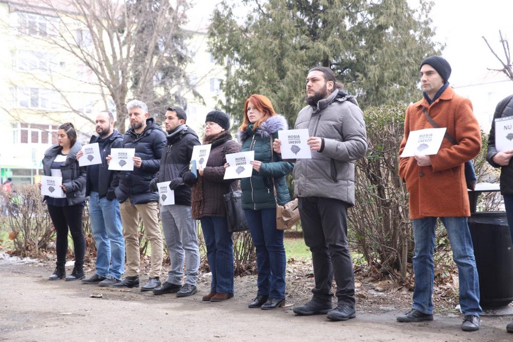 VIDEO Protest Vă vedem din Sibiu, în fața sediului PNL