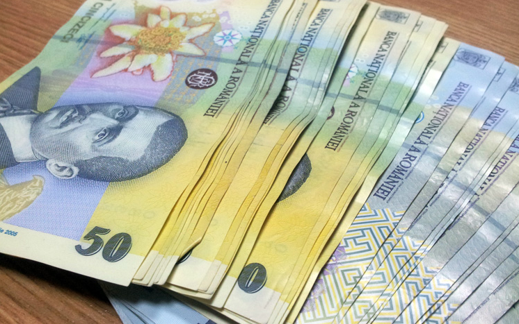 Cum a rămas o femeie fără 52.000 de lei. A intrat pe Youtube să asculte rugăciuni și a găsit un clip cu Ion Țiriac