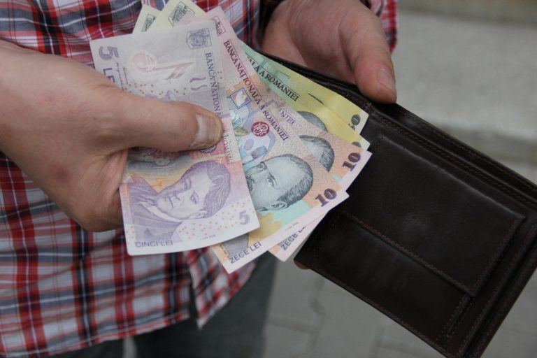 Firmele de curierat vor raporta la ANAF detalii referitoare la persoanele ce au plătit ramburs produsele comandate online