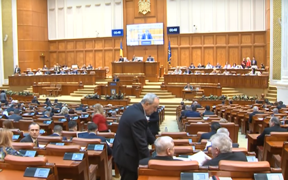 Eliminarea pensiilor speciale, adoptată de Camera Deputaților