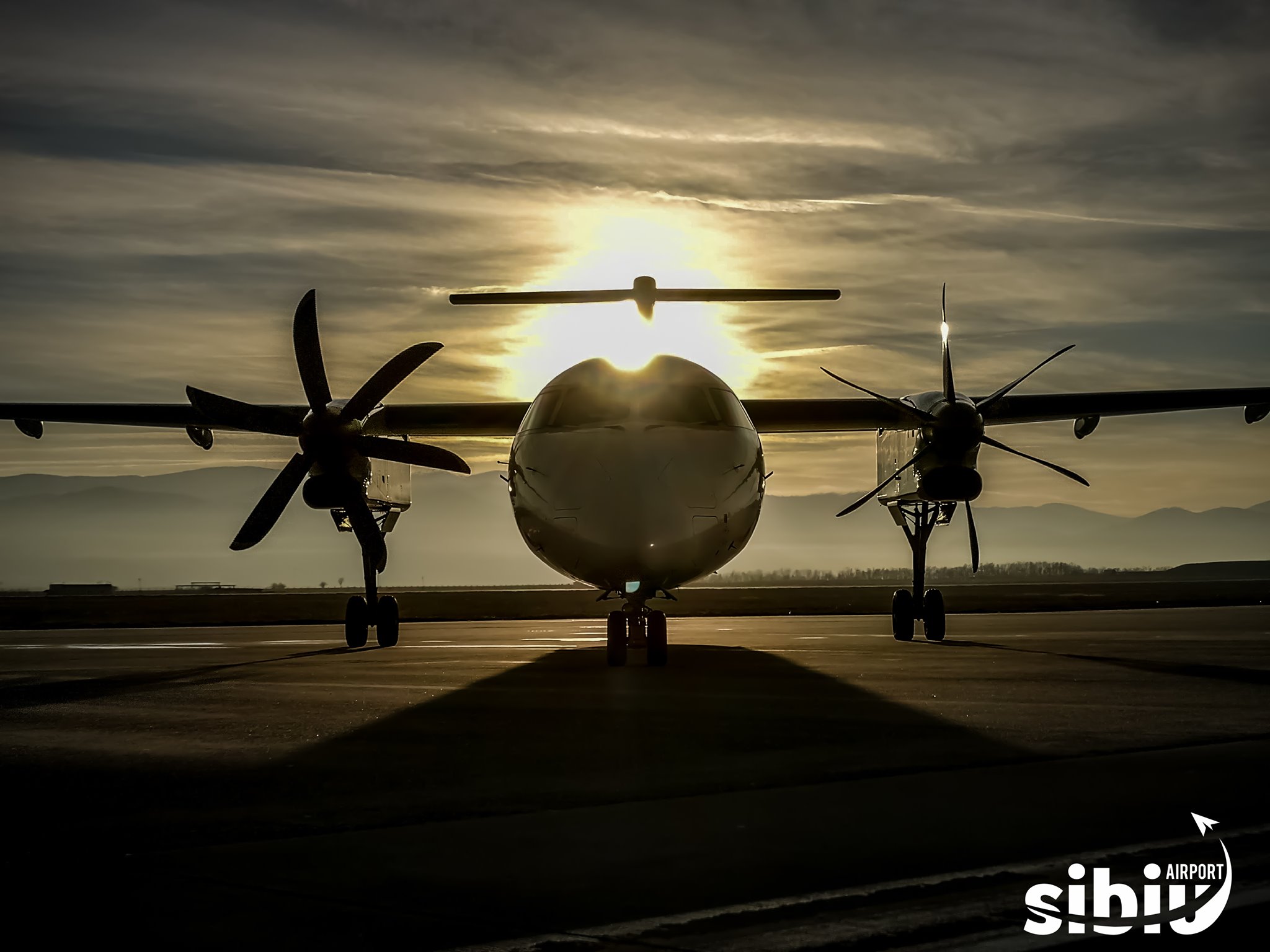 Bărbat cu febră ridicată, preluat de pe Aeroportul Internațional Sibiu, după ce a venit din Italia