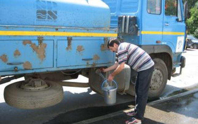 Avarie majoră la conducta de apă a orașului Copșa Mică. Autoritățile, pregătite să asigure aprovizionarea cu cisterne