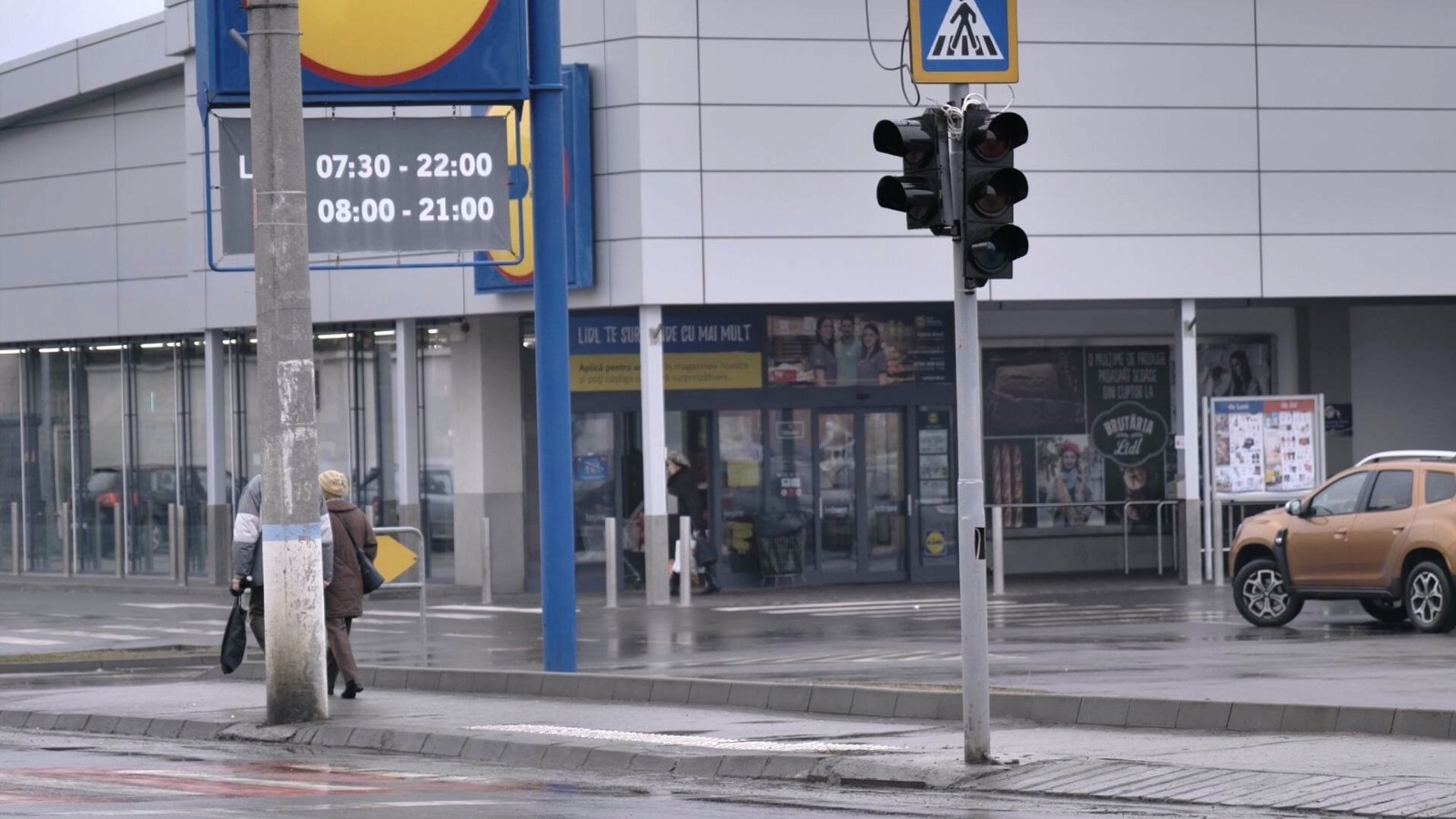 Semafoare la o trecere de pietoni unde au avut loc multe accidente, în Mediaș