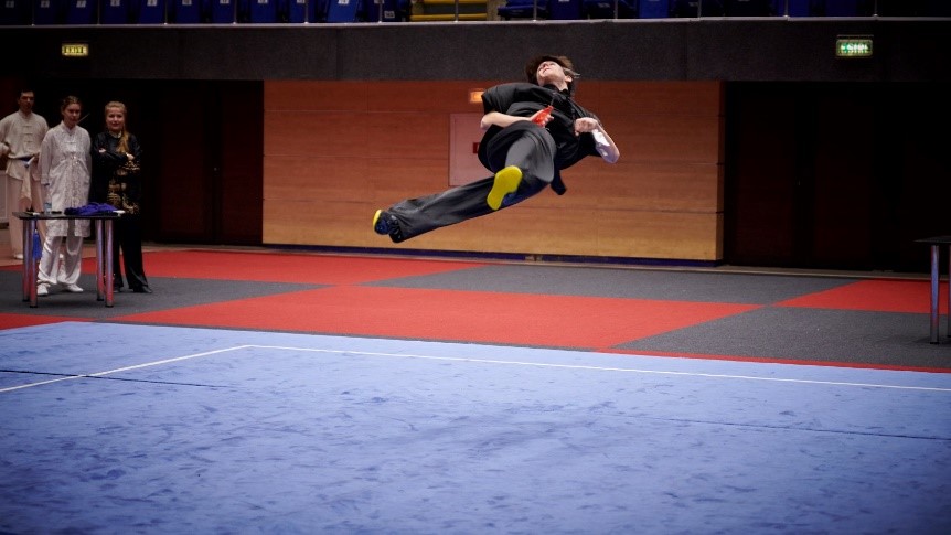 Sibianul Dorin Sebastian Rădulescu a obținut  2 medalii de aur la Campionatul Național de Wushu