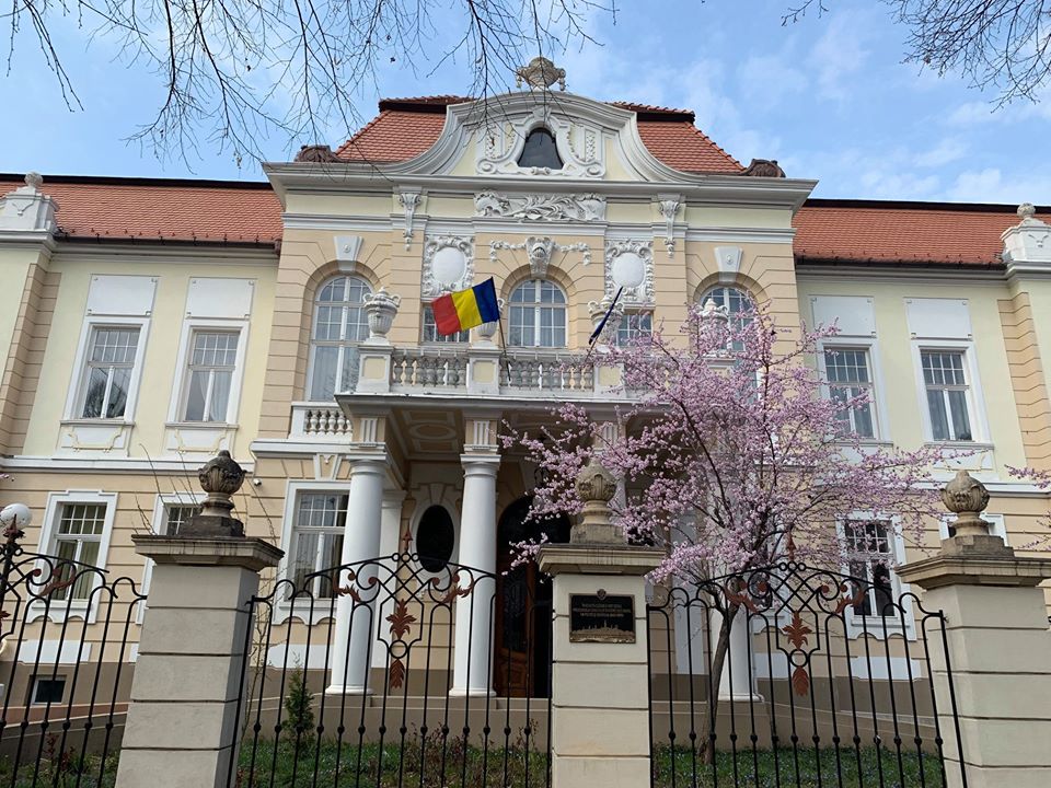 ULBS suspendă activitatea în facultăți cu studenții. Vor face cursuri online