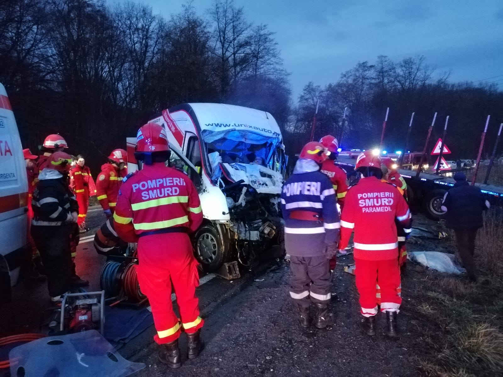 FOTO: Două persoane au murit pe DN 1, la Fântânița Haiducului, într-un accident rutier