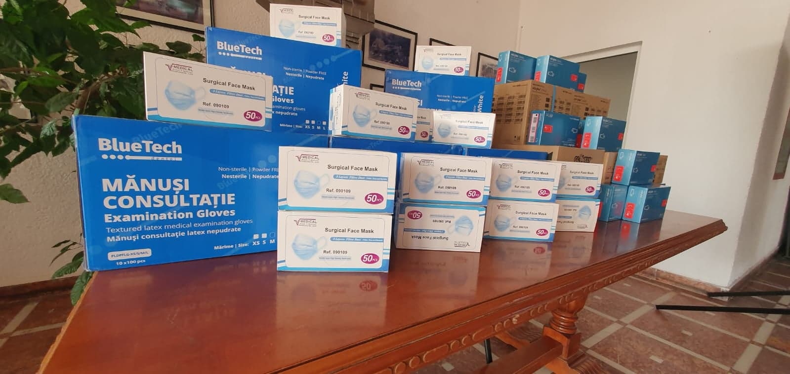 Măști de protecție și mănuși de unică folosință pentru medicii de familie din Mediaș