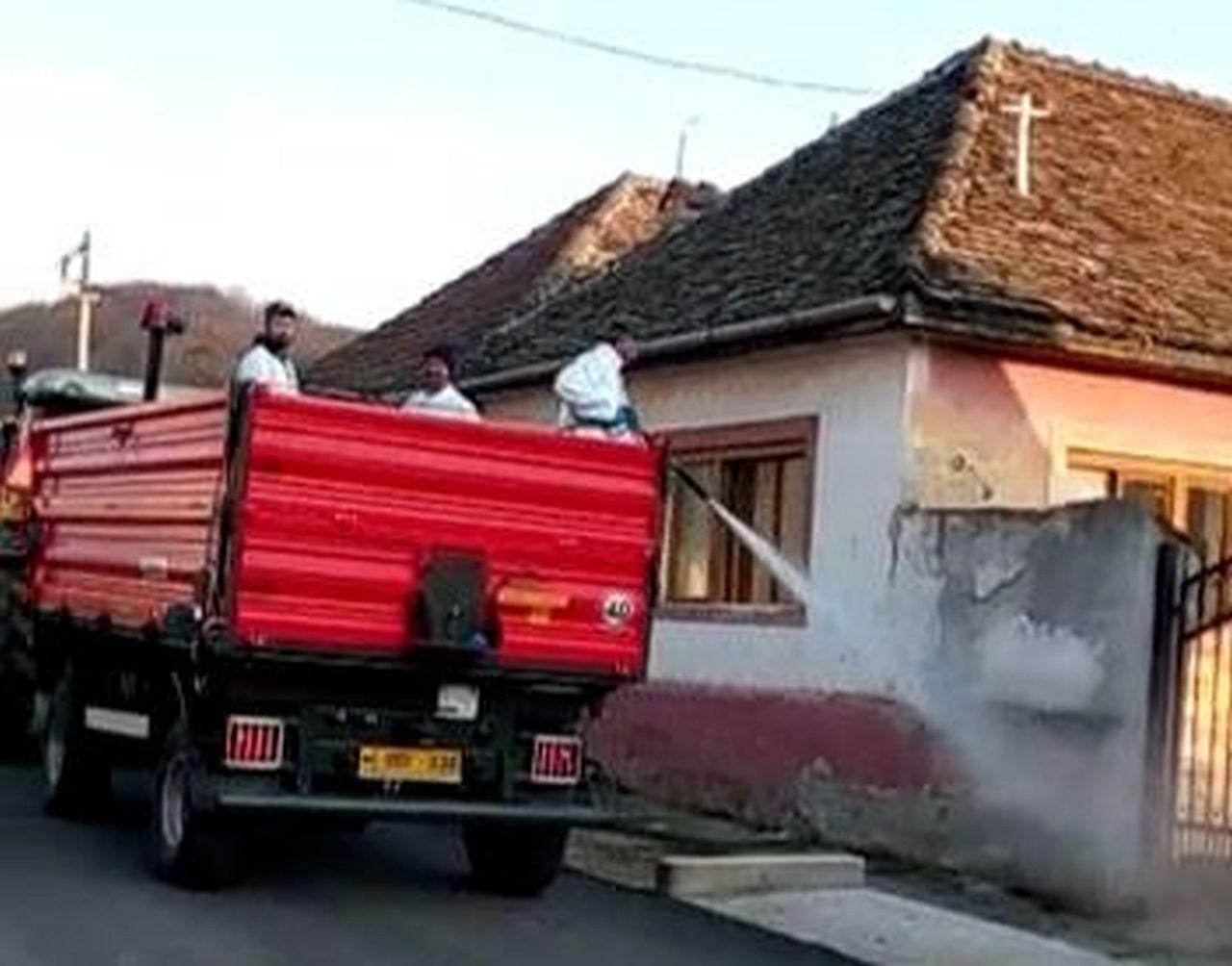 FOTO: Măsuri de prevenire a infecțiilor cu Coronavirus în comuna Axente Sever