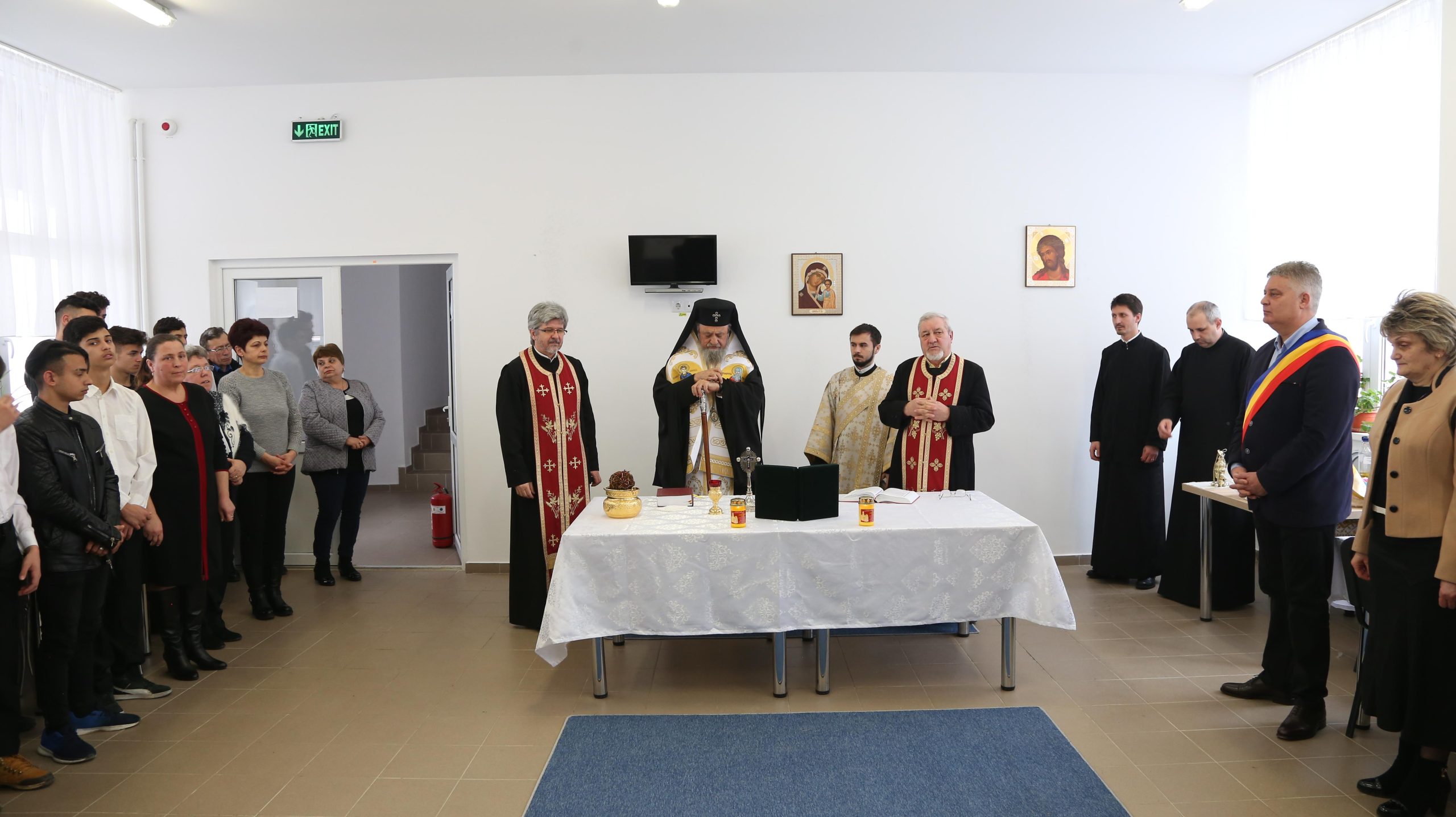 FOTO: Mitropolitul Ardealului a sfințit Centrul de Plasament din Agârbiciu