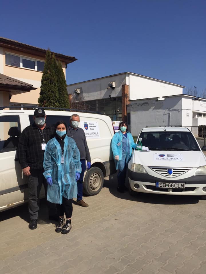 Zeci de vârstnici din Mediaș primesc ajutor din partea Direcției de Asistență Socială și Crucii Roșii