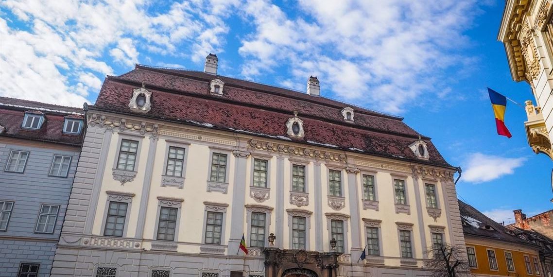 Intrare liberă pentru femei, cadoul Muzeului „Brukenthal”, de ziua lor