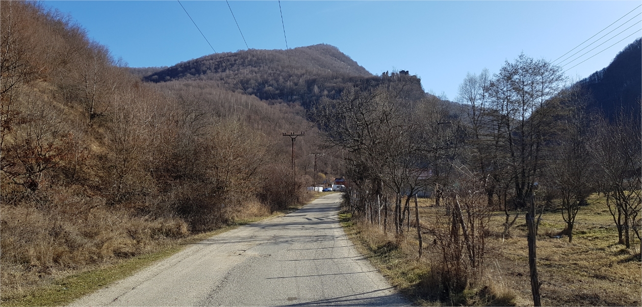 Călător prin România cu Alexandra Cristian. Mănăstirea și Cetatea Colț