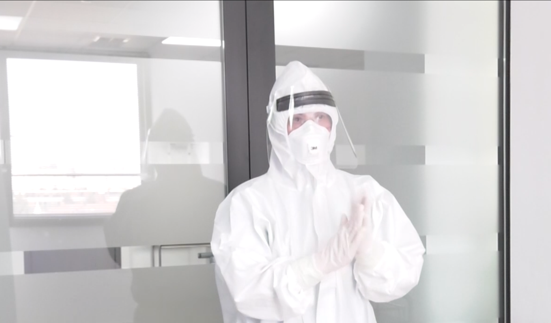 350 de combinezoane pentru Mediaș din partea Crucii Roșii Sibiu