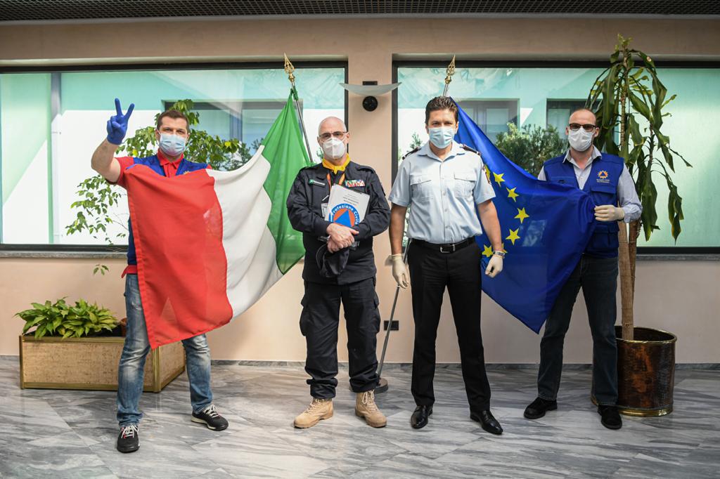 Maiorul Joe Stroescu din cadrul ISU Sibiu, după revenirea din Italia: „Ne-am întors acasă convinși că împreună putem depăși acest moment dificil”