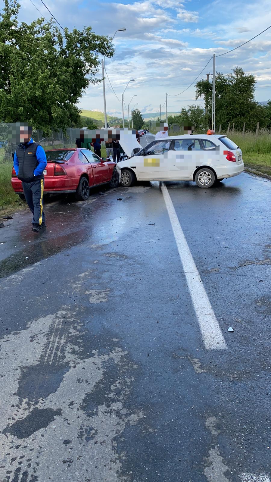 FOTO: Mașină-școală, implicată într-un accident rutier