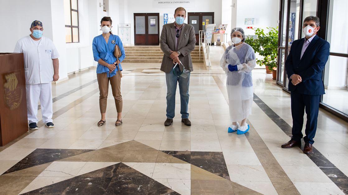 Două monitoare performante, donate Spitalului Județean din Sibiu pentru lupta cu COVID-19