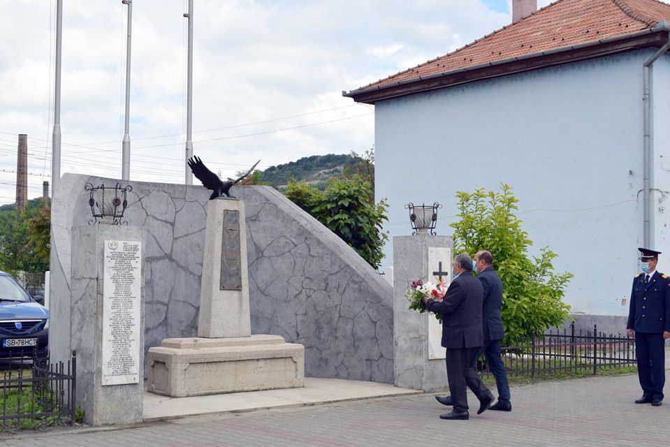 FOTO: Copșa Mică a marcat Ziua Eroilor
