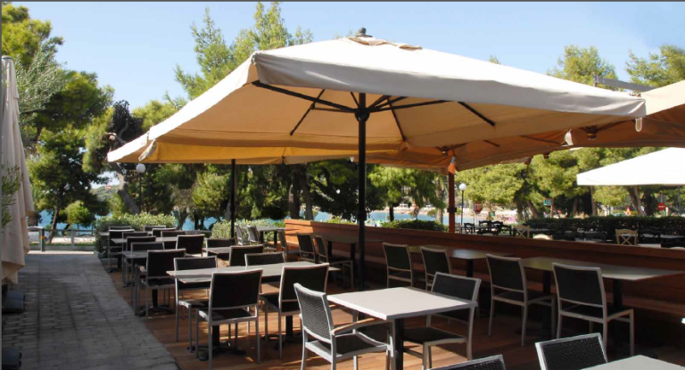 Taxe reduse și scutiri pentru cele 23 de terase estivale din Mediaș