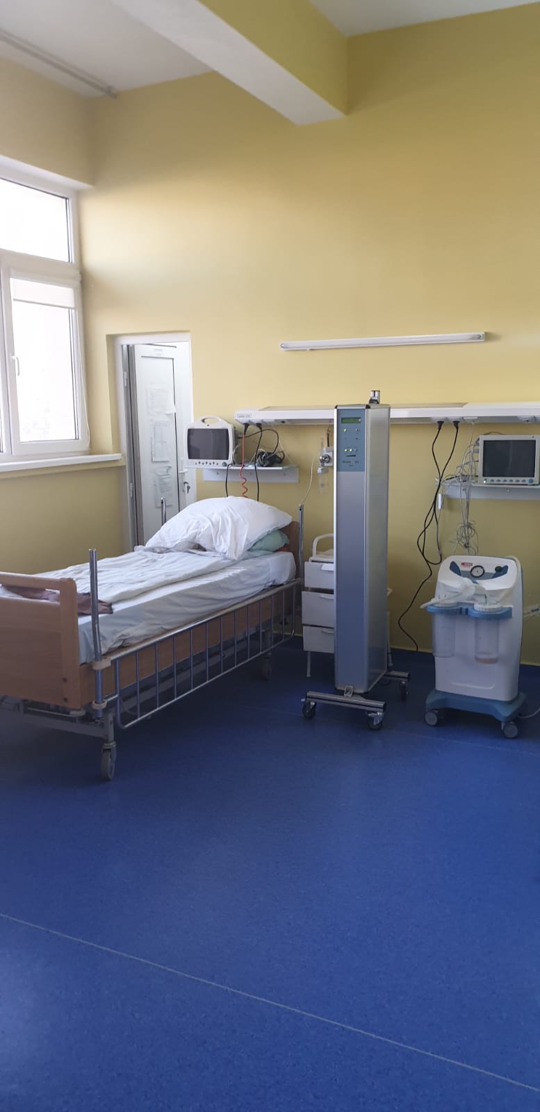 Trei turnuri de dezinfecție a aerului au fost cumpărate de spitalul din Mediaș