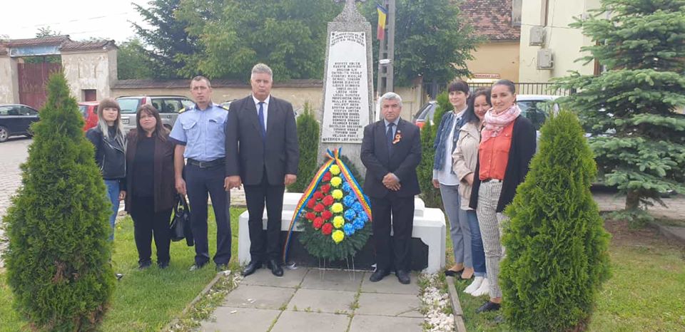 FOTO: Ziua Eroilor, marcată la Axente Sever