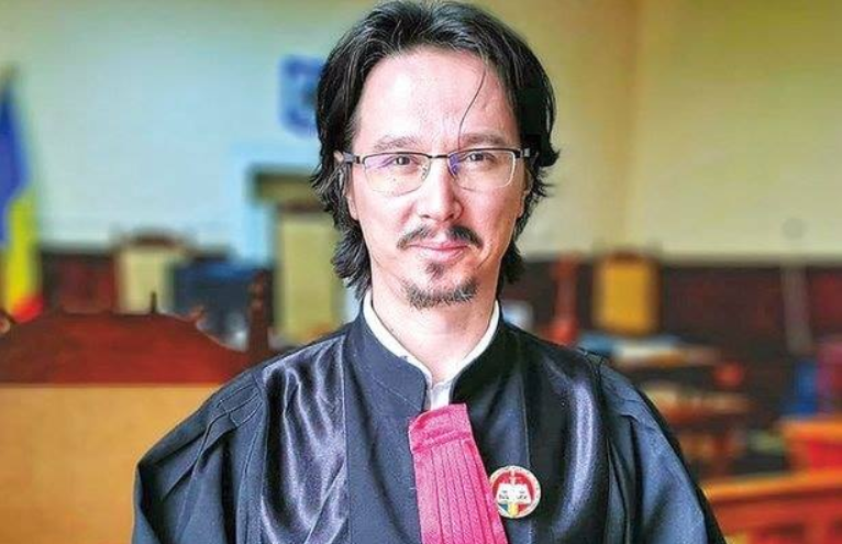 Judecătorul Cristi Danileț susține că poate fi revizuită legal o decizie CCR
