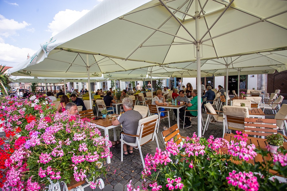 Terasele din Sibiu vor avea o taxă specială, diferită de taxa de ocupare a domeniului public