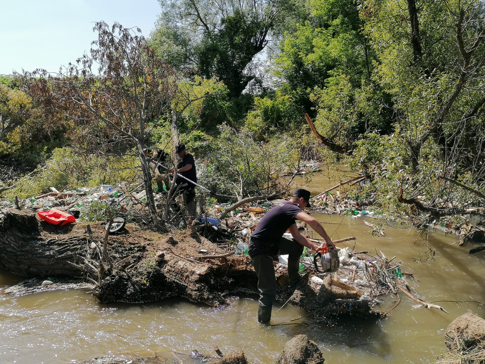FOTO: Fetița căzută în Cibin nu a fost găsită nici după a opta zi de căutări