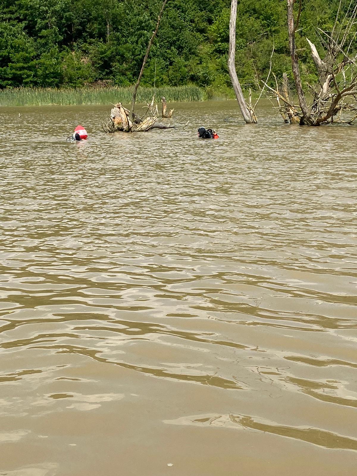 FOTO: A cincea zi de căutări a fetiței care a căzut în Cibin