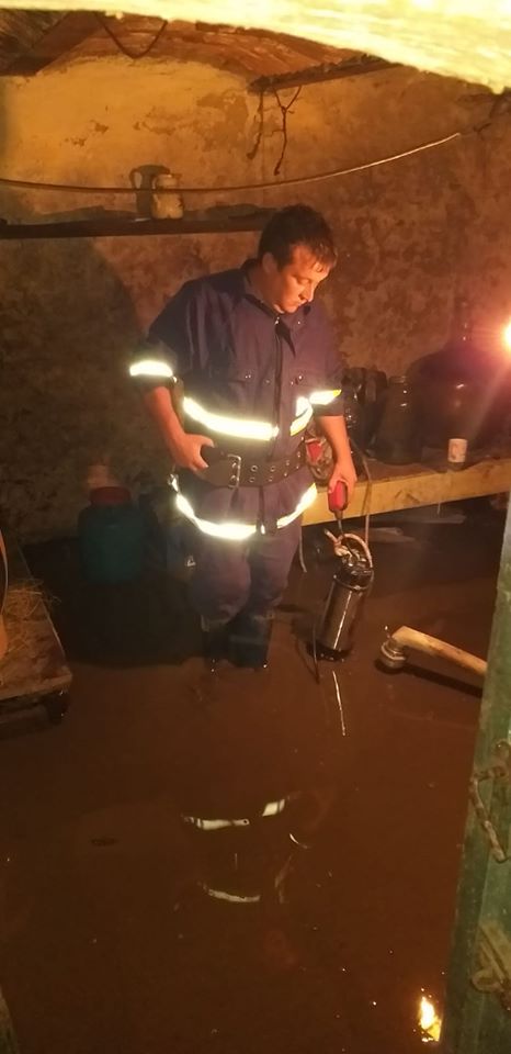 FOTO: Ploaia torențială de miercuri seara a făcut probleme la Copșa Mică