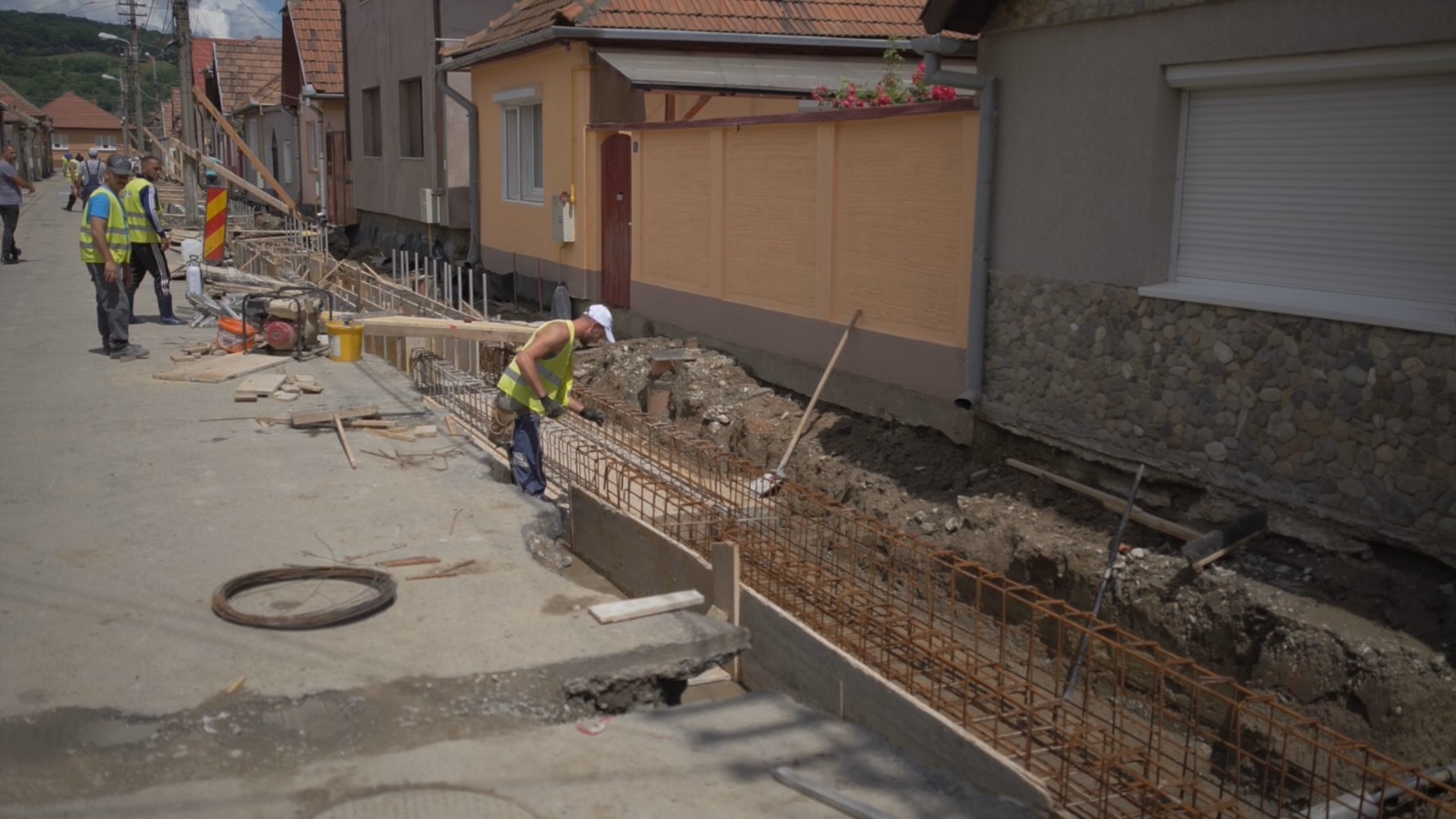 Rețele noi de apă și canalizare pluvială pe opt străzi din Mediaș