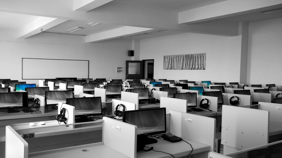 Primăria Sibiu cumpără 189 de computere pentru 10 școli și patru grădinițe