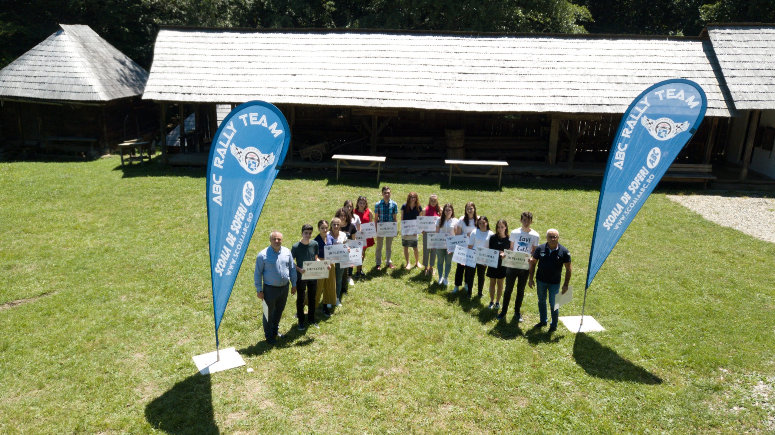 19 liceeni de nota 10 premiați de Școala de șoferi ABC Sibiu „Sprijinim învățământul sibian”