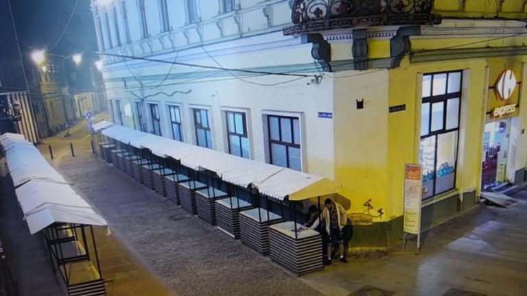 Doi hoți din Sibiu, prinși la furat cu ajutorul camerelor de supraveghere video