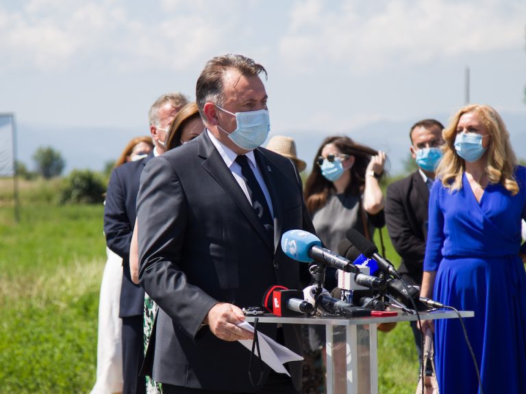 Ministrul Sănătății: Elevii din clasele mici ar trebui să poarte obligatoriu masca