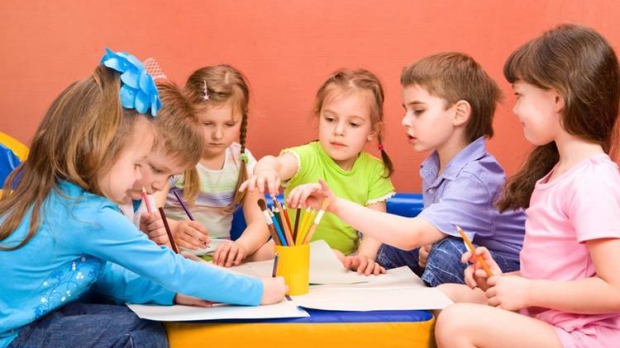 Peste 1.000 de locuri libere în județul Sibiu, în urma primei etape de înscriere în clasa pregătitoare