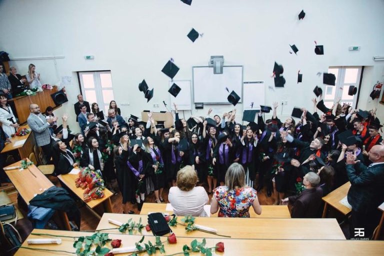 Absolvenții Facultății de Științe Socio-Umane vor spune, împreună, „Adio!” studenției, în cadrul unui curs festiv online