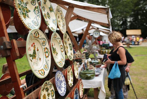 Olarii își deschid târg, în weekend, în Muzeul din Dumbrava Sibiului