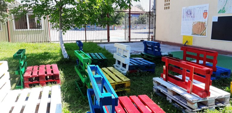 Școala Gimnazială „I. L. Caragiale” din Sibiu pregătește clase în aer liber, în contextul COVID-19