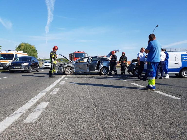 FOTO: Accident rutier în zona Extaz. Un șofer a ajuns la spital