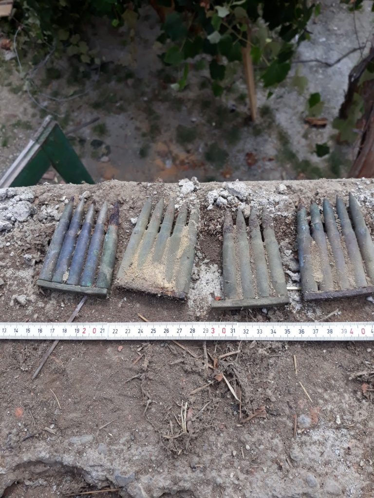 FOTO: Cartușe descoperite de un localnic, în Sebeșul de Sus