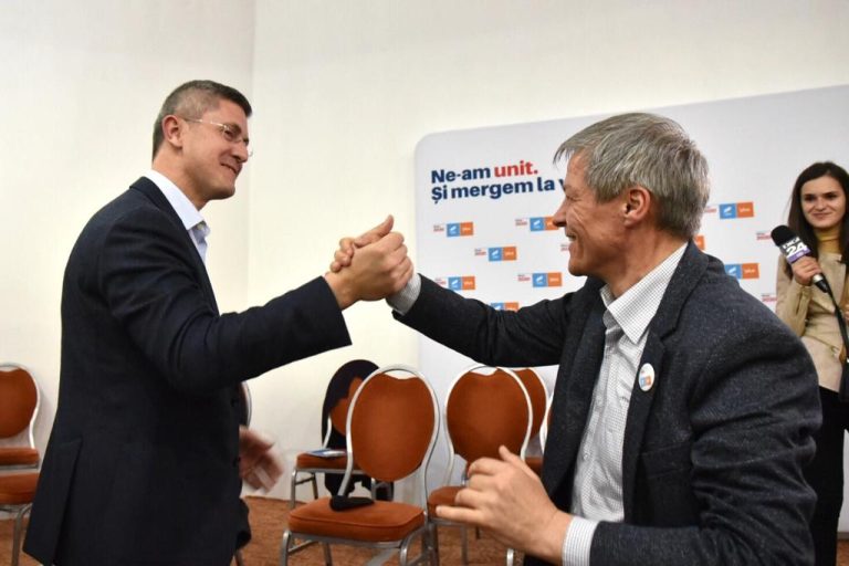 USR și PLUS au fuzionat. Barna și Cioloș, copreședinții noii formațiuni