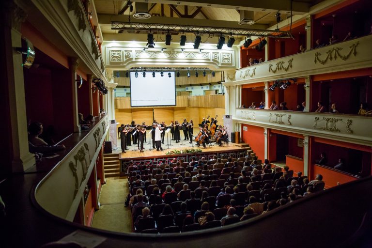 Câștigătorii festivalului „George Enescu” concertează la Sibiu. Participarea e gratuită, în limita locurilor disponibile