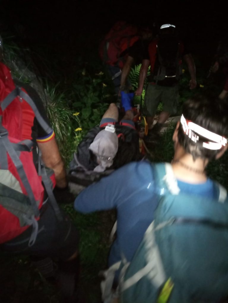 Turist accidentat în Munții Făgăraș. Intervin salvamontiștii